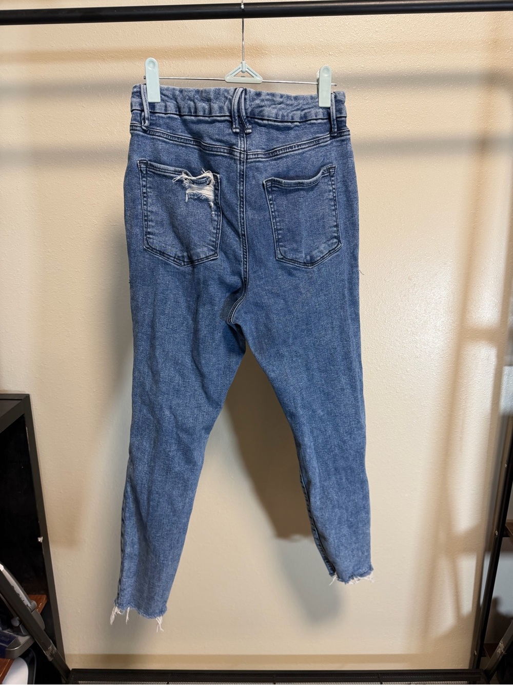 Good American Good Waist Distressed Skinny Jeans Women’s 12/31 High Rise Raw Hem - Picture 4 of 7